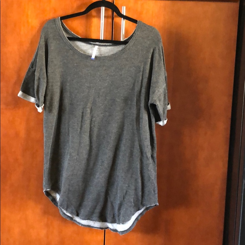 Baggy grey tshirt. Size S. Never worn.